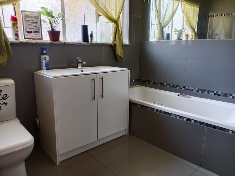 3 Bedroom Property for Sale in Kuruman Northern Cape